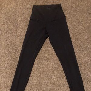 Lululemon wunder under